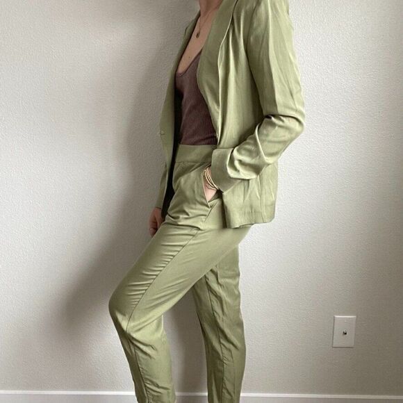 The Classics Paris NWT Womens Celeste Green Minimalist Blazer Trouser Set Sz M - Picture 4 of 11